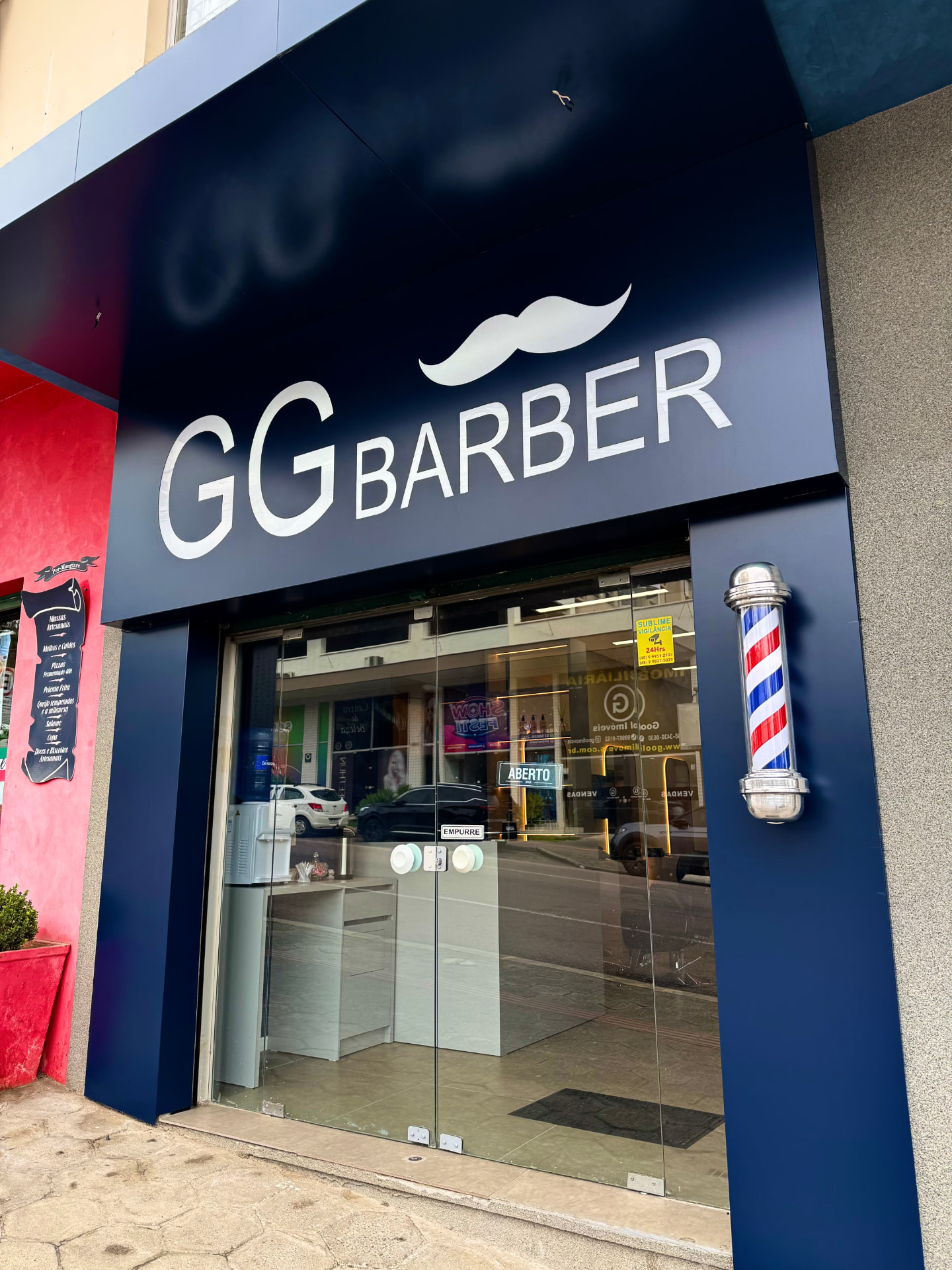Fachada da GG Barber na R. Des. Pedro Silva, Criciúma